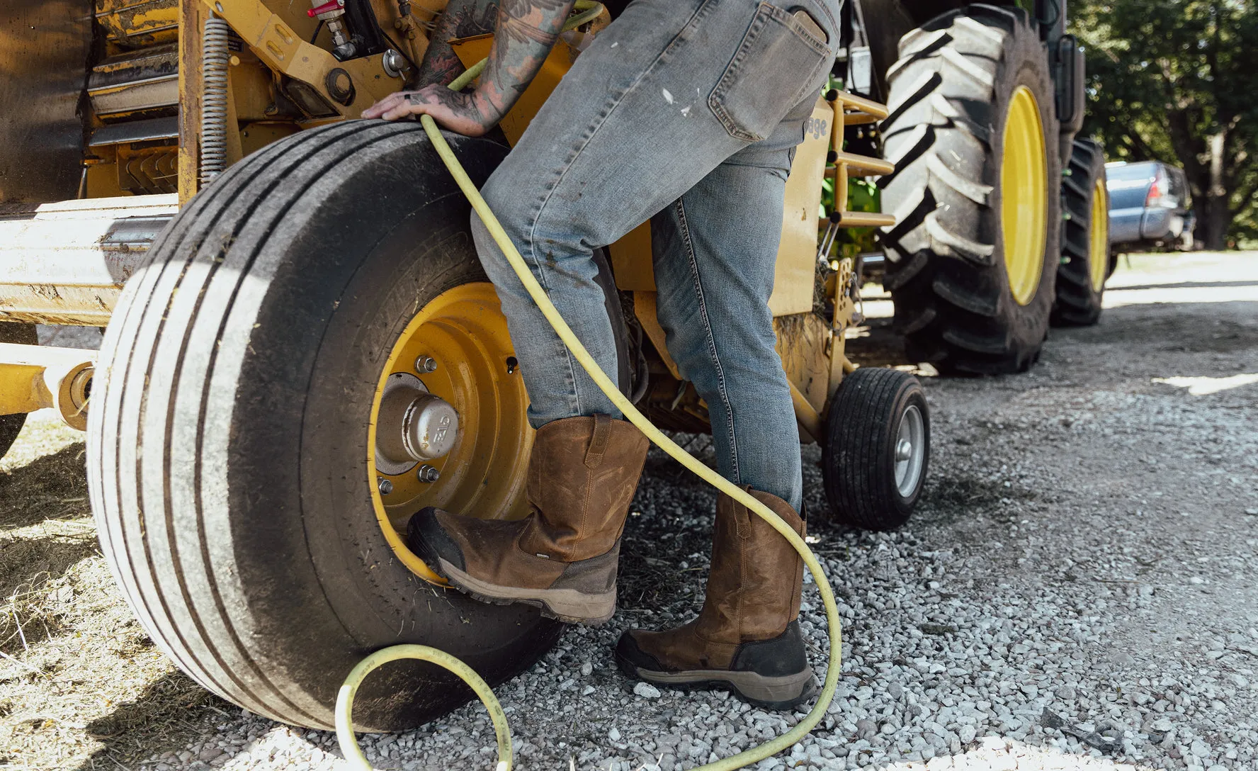 Men's Evanston Pull-On Waterproof Boot (Carbon Toe)  |  Bison/Black KEEN