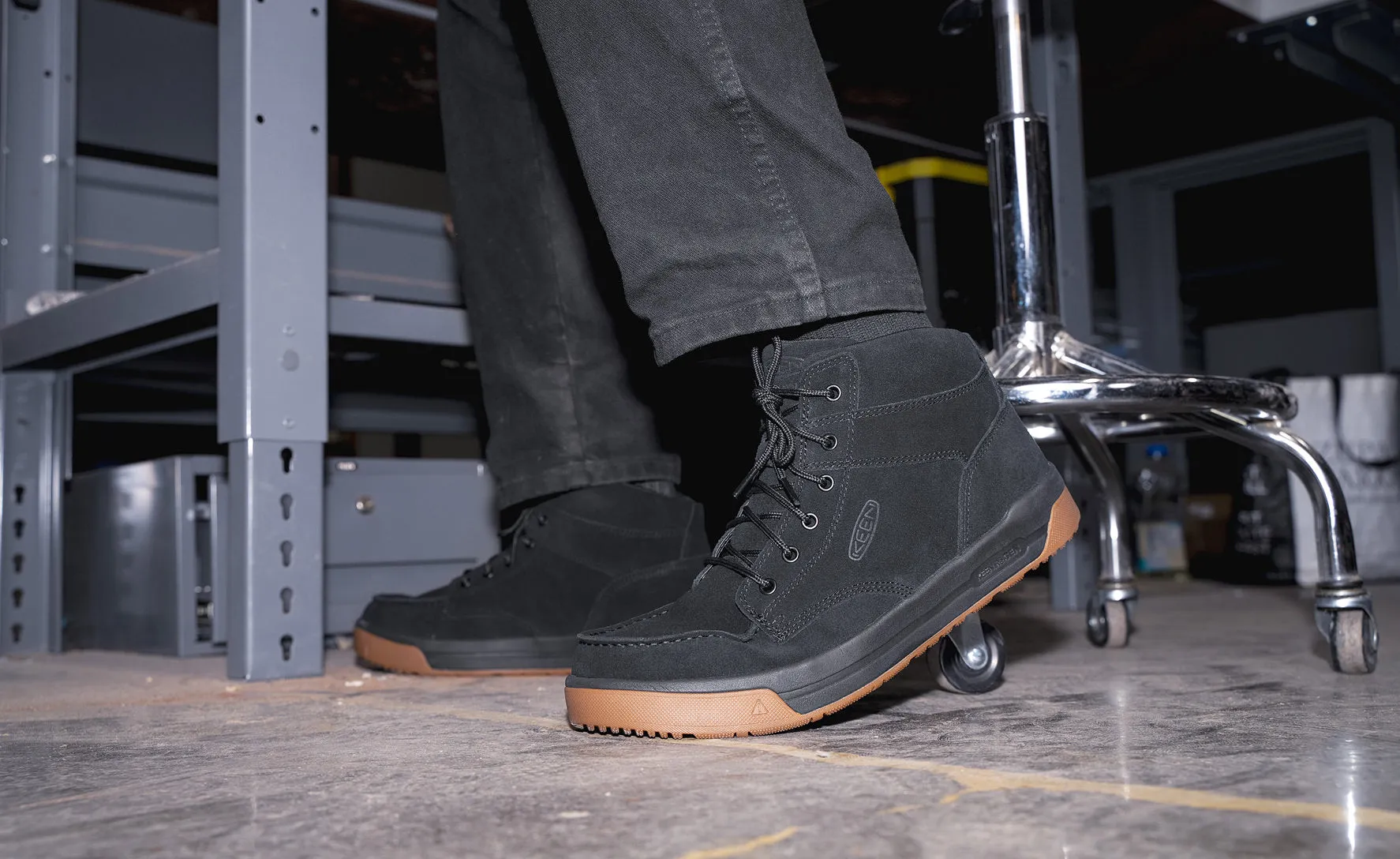 Men's Gibson Boot (Soft Toe)  |  Black/Gum KEEN