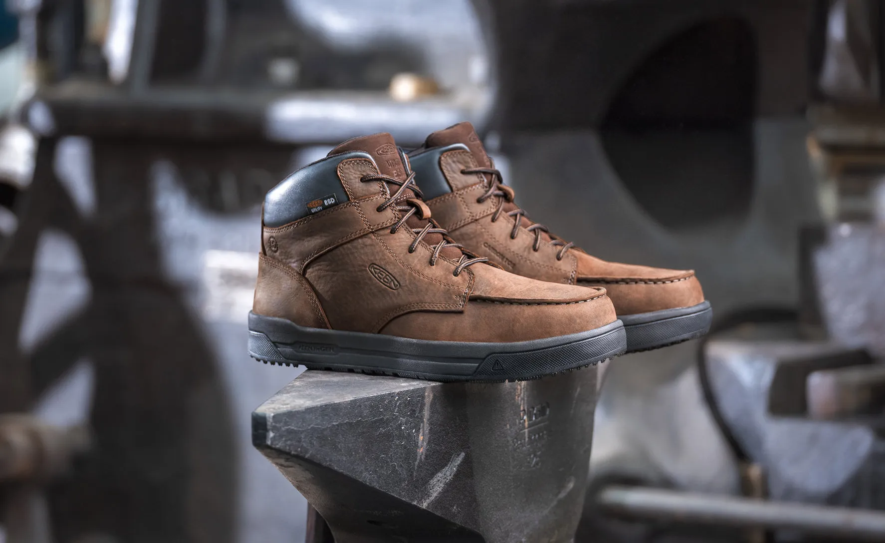Men's Gibson ESD Boot (Carbon Toe)  |  Cascade Brown/Black KEEN
