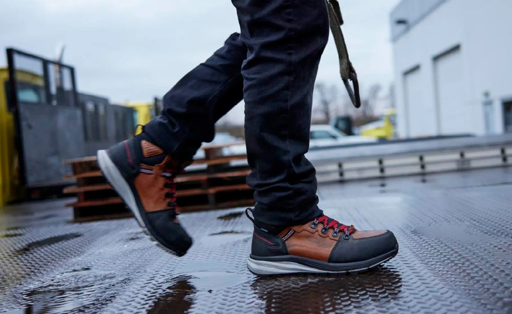 Men's Red Hook Waterproof Boot (Carbon Toe)  |  Tobacco/Black KEEN