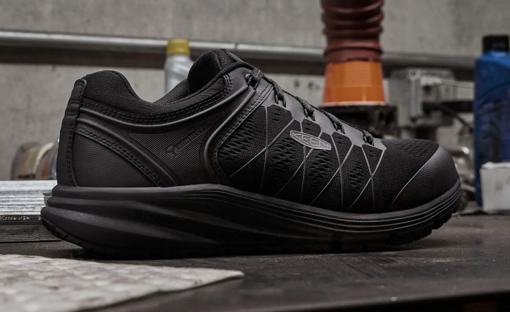 Men's Vista Energy (Carbon Toe)  |  Black/Raven KEEN