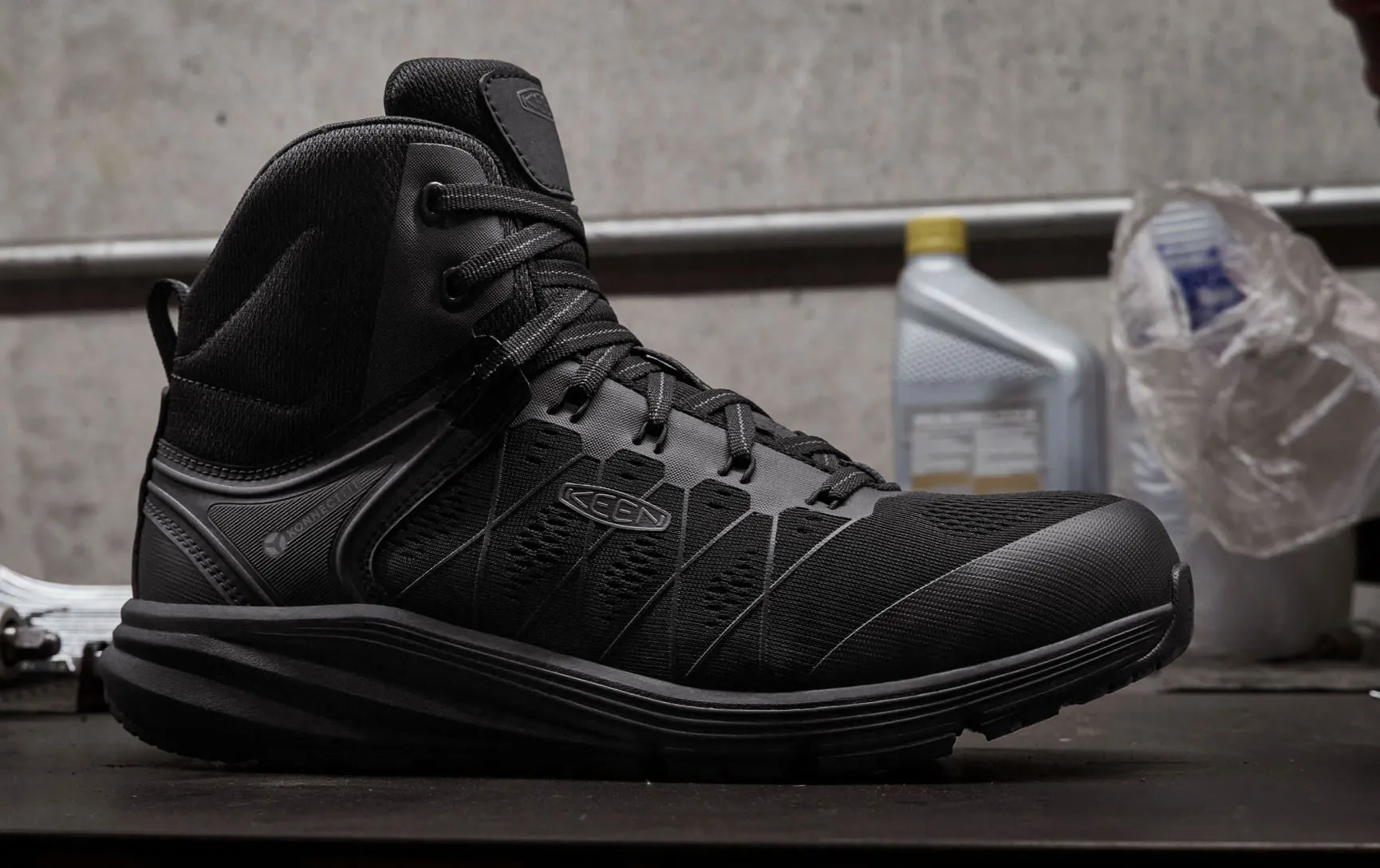 Men's Vista Energy Mid (Carbon Toe)  |  Black/Raven KEEN