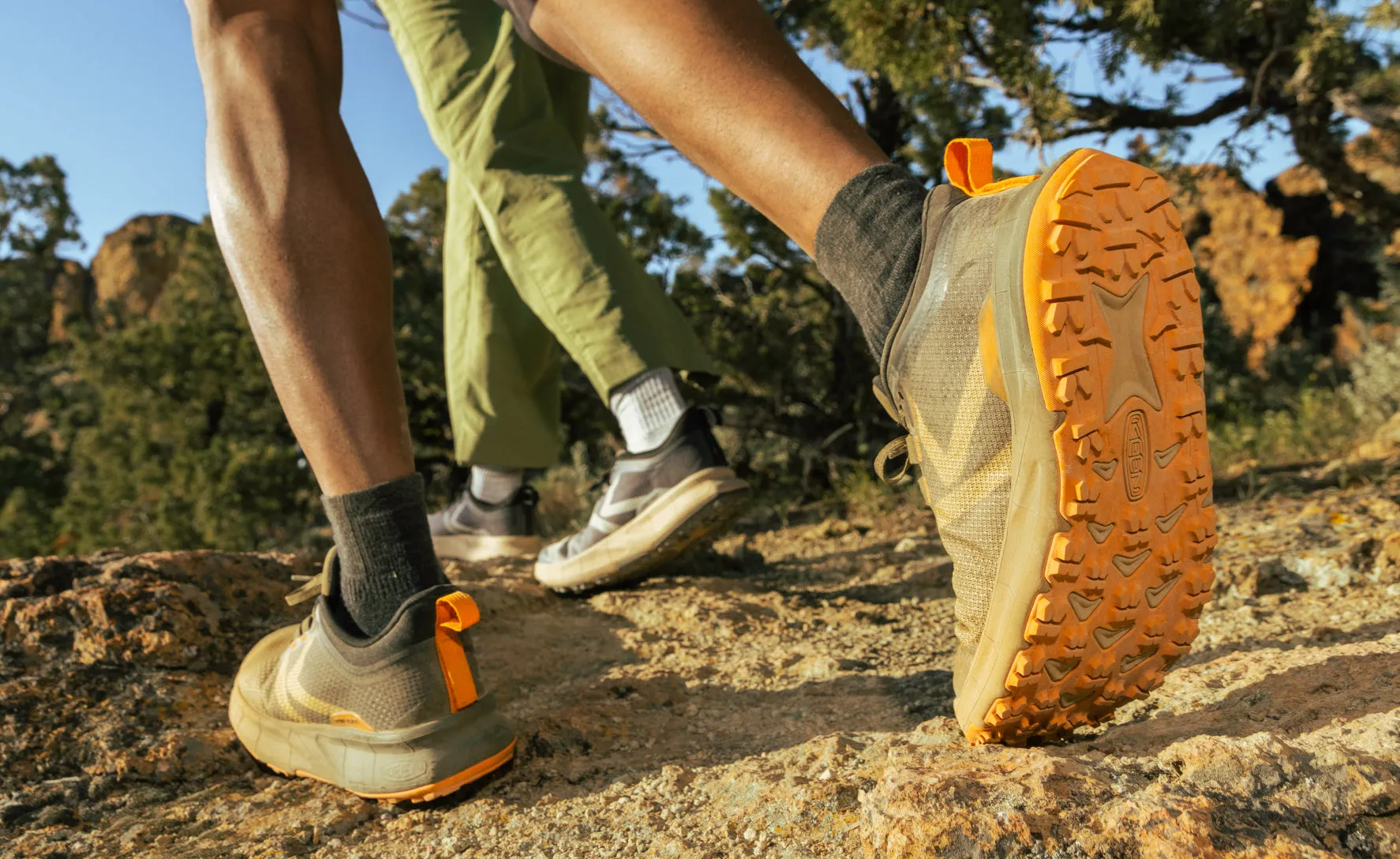 Women's 450 Dirt Hiking Shoe  |  Lichen/Pale Banana KEEN